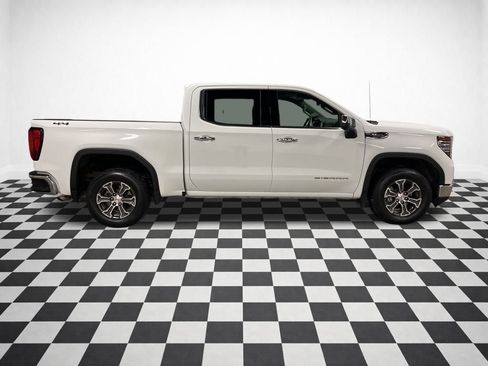 Certified 2024 GMC Sierra 1500 SLT image 2