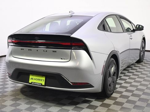 Used 2023 Toyota Prius LE FWD image 6