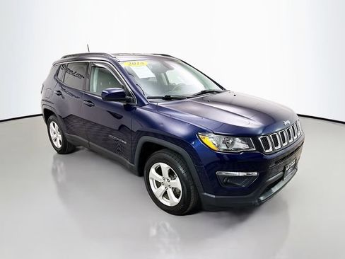 Used 2018 Jeep Compass Latitude FWD image 1