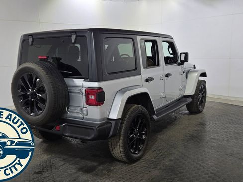 Used 2023 Jeep Wrangler Unlimited Sahara w/ Cold Weather Group AWD/4WD image 7