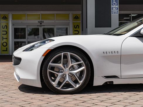 Used 2018 Karma Revero Luxury RWD image 9