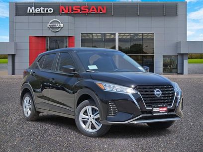 New 2025 Nissan Kicks Play S