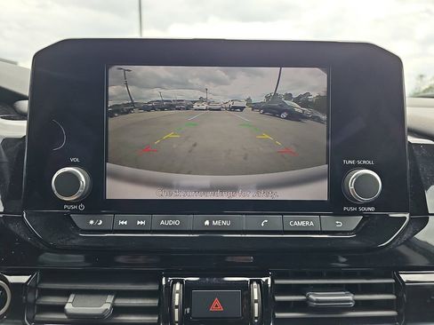 Used 2024 Nissan Pathfinder SV FWD image 27