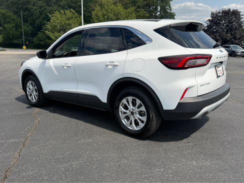 Used 2023 Ford Escape Active AWD/4WD image 5