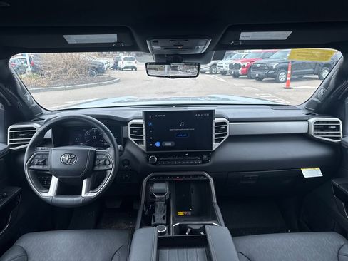 Used 2025 Toyota Tundra Limited AWD/4WD image 12