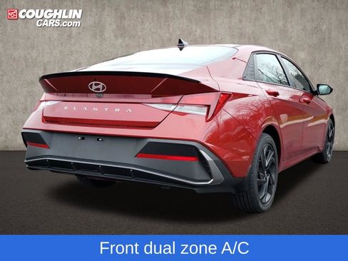 Used 2026 Hyundai Elantra Sport image 9