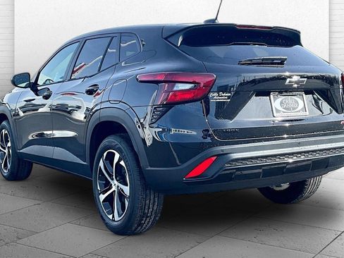 New 2026 Chevrolet Trax RS w/ Sunroof Package FWD image 3