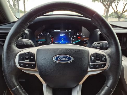 Certified 2024 Ford Explorer XLT RWD image 26