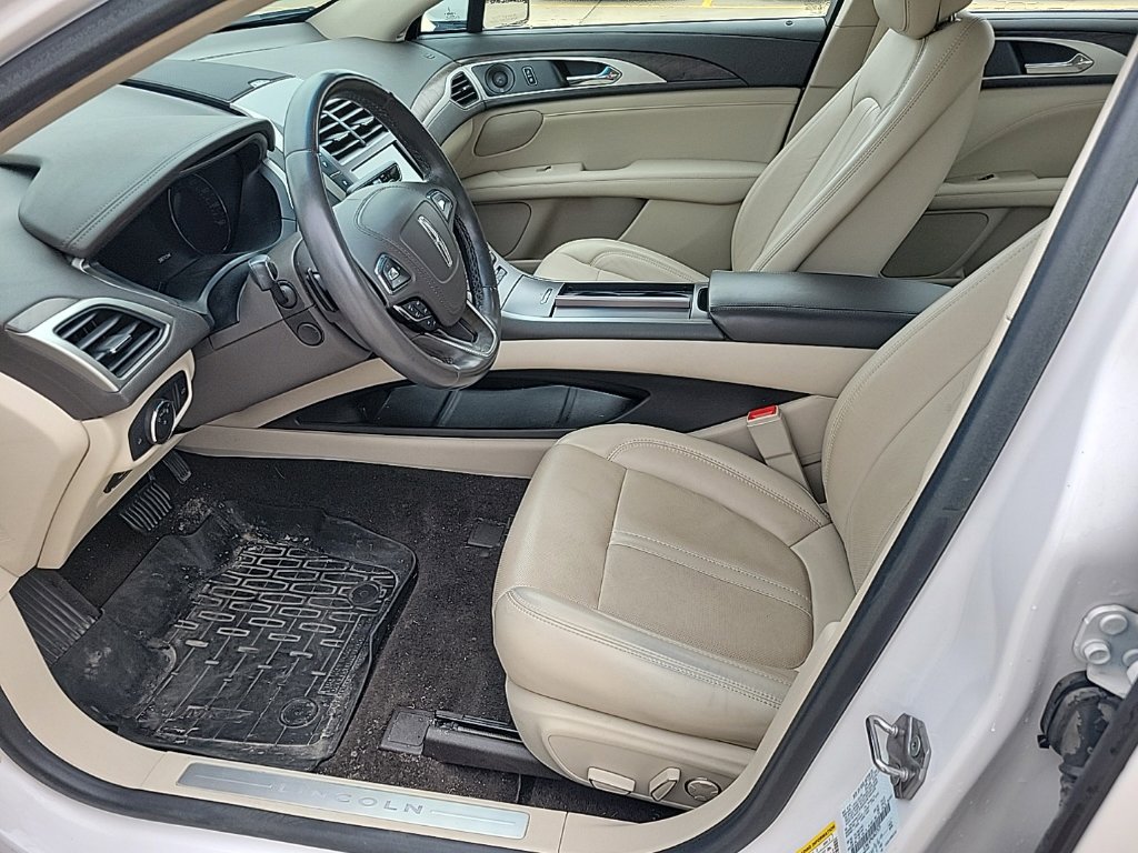 Used 2018 Lincoln MKZ Reserve w/ Climate Package FWD image 9