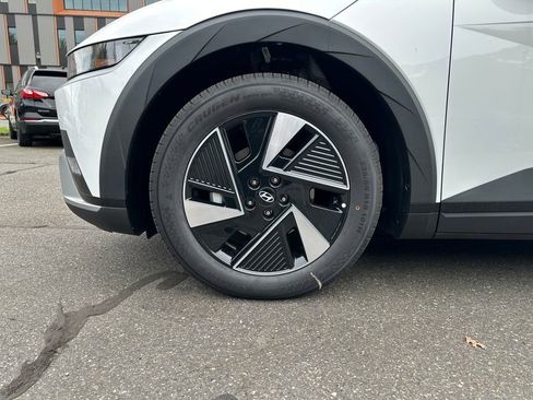 New 2026 Hyundai Ioniq 5 SE AWD/4WD image 11