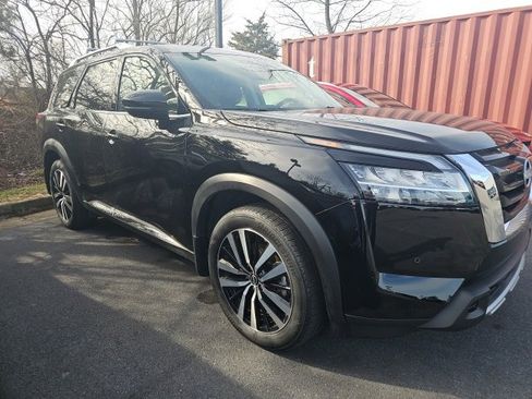 Certified 2024 Nissan Pathfinder Platinum w/ Cargo Package image 2
