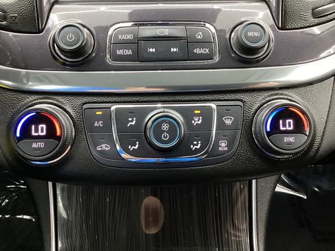 Used 2017 Chevrolet Impala LT w/ Convenience Package image 35