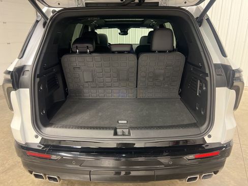 Certified 2024 Chevrolet Traverse RS w/ LPO, Floor Liner Package image 7