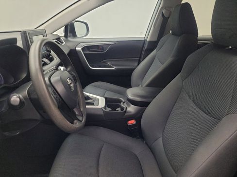 Used 2021 Toyota RAV4 LE FWD image 17