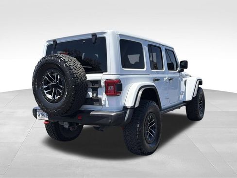 Used 2024 Jeep Wrangler Unlimited Rubicon AWD/4WD image 10