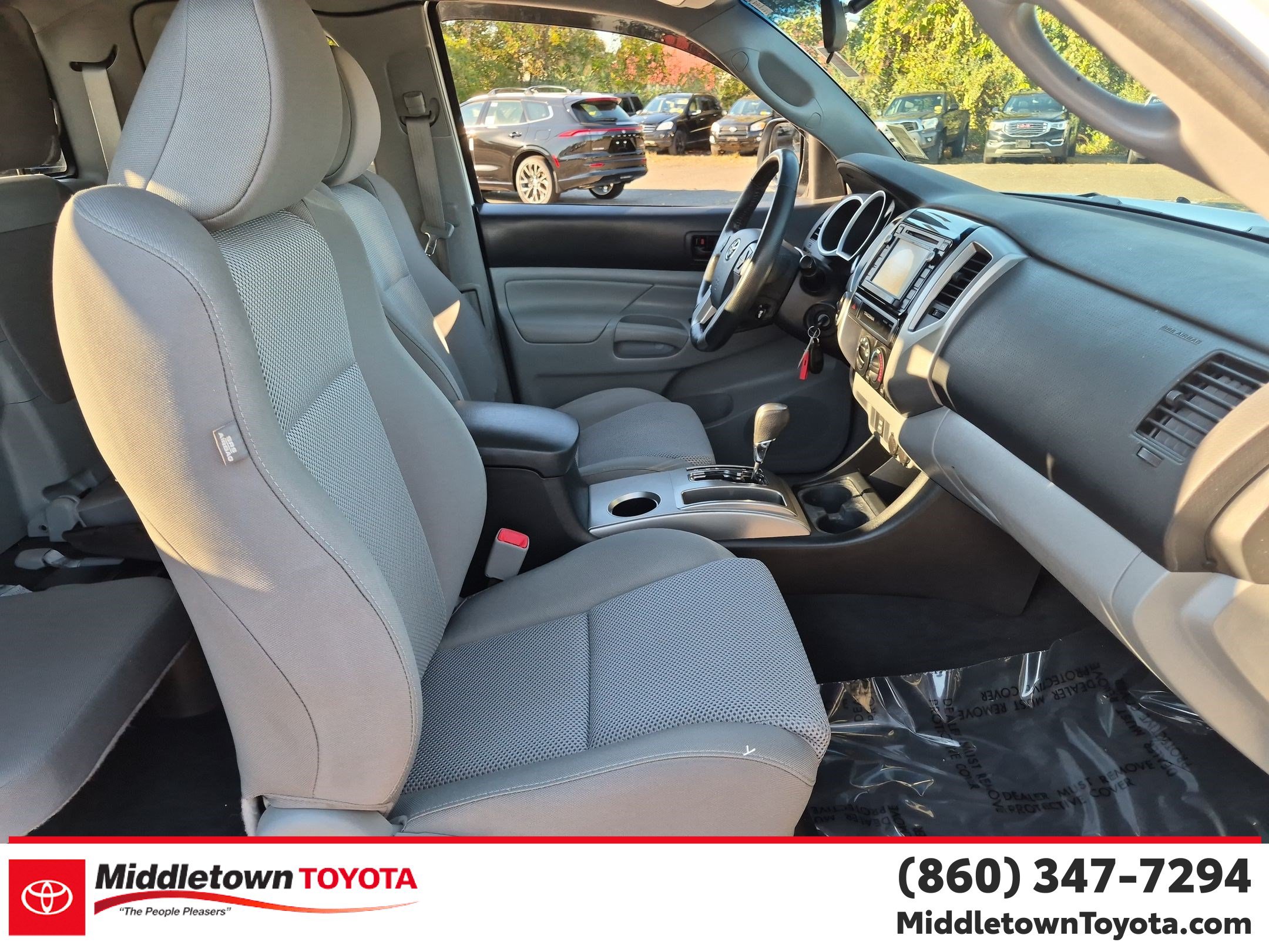 Used 2015 Toyota Tacoma 4x4 Access Cab V6 w/ TRD Sport Package image 33