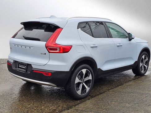 Certified 2025 Volvo XC40 B5 Core w/ Protection Package Premier image 3