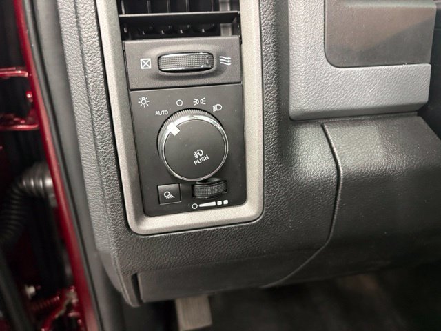 Used 2017 RAM 1500 Express AWD/4WD image 16