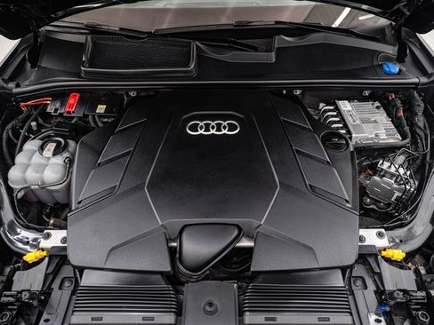 Used 2022 Audi Q7 3.0T Premium Plus w/ Premium Plus Package AWD/4WD image 29