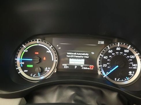 Used 2024 Toyota Highlander XLE FWD image 10