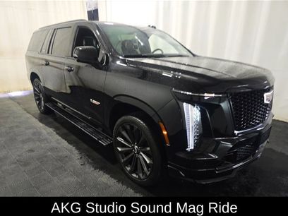 Used 2025 Cadillac Escalade ESV V