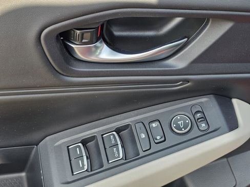 Used 2023 Honda Accord EX image 14