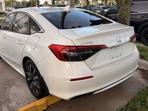 Used 2024 Honda Civic EX image 9