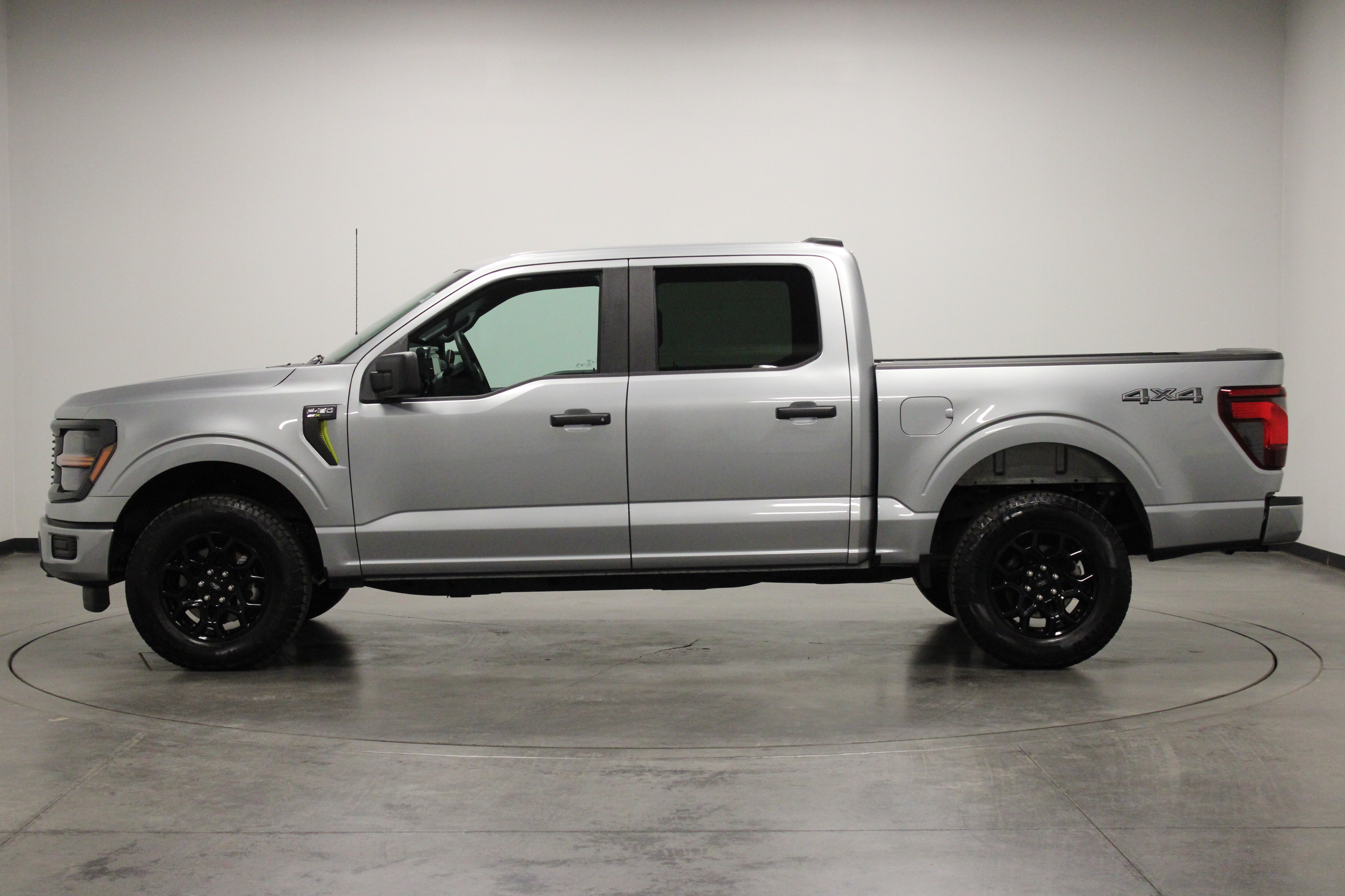 Used 2025 Ford F150 STX AWD/4WD image 5