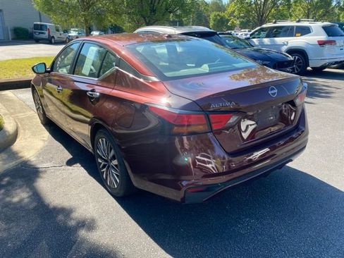 Used 2025 Nissan Altima 2.5 SV FWD image 10