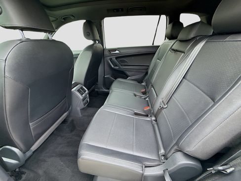 Certified 2020 Volkswagen Tiguan SE R-Line image 21