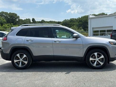 Used 2021 Jeep Cherokee Limited AWD/4WD image 5