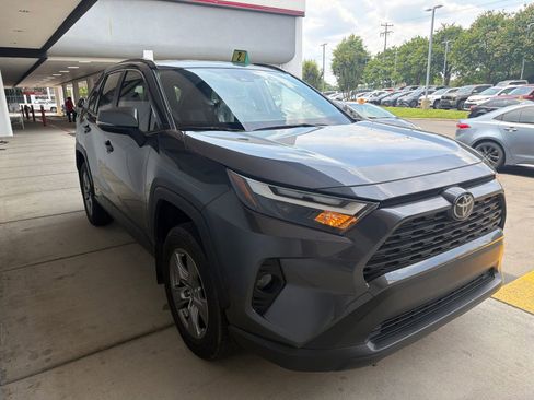 Used 2025 Toyota RAV4 LE AWD/4WD image 2