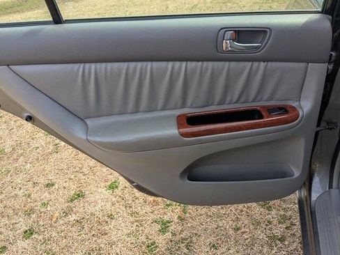 Used 2005 Toyota Camry V6 image 26