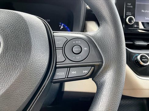 Used 2022 Toyota Corolla LE image 24