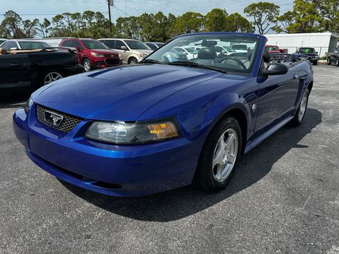 Used 2004 Ford Mustang Deluxe Convertible image 6