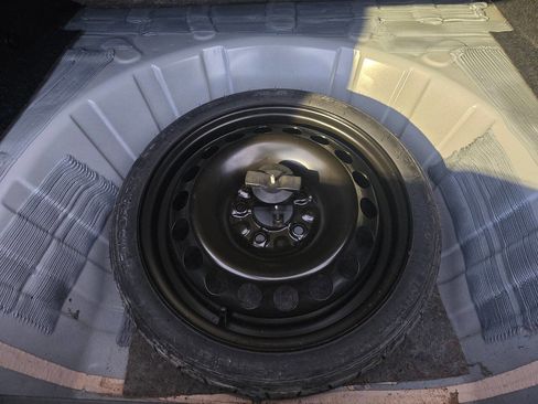 Used 2011 Chevrolet Malibu LS image 46