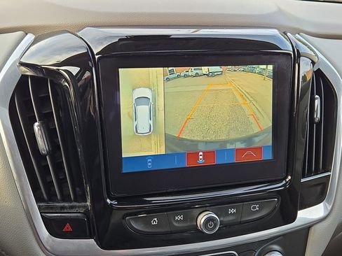 Used 2019 Chevrolet Traverse LT w/ LT Premium Package FWD image 18