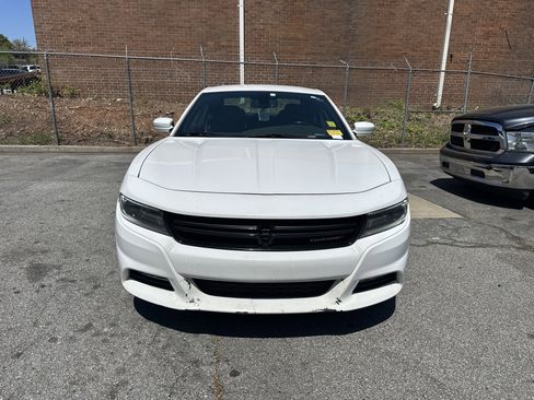 Used 2018 Dodge Charger SXT Plus image 2