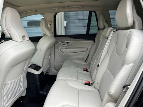 New 2024 Volvo XC90 T8 Plus w/ Protection Package Premier AWD/4WD image 25