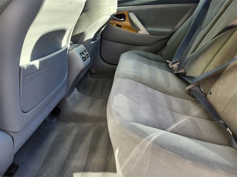 Used 2007 Toyota Camry XLE image 9
