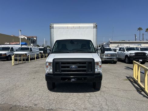 Used 2022 Ford E-350 and Econoline 350 Super Duty RWD image 5