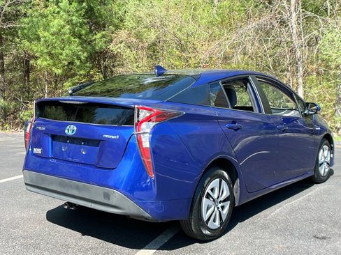 Used 2016 Toyota Prius Four FWD image 5