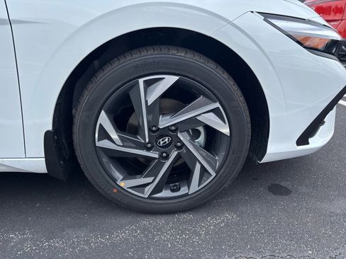 Certified 2025 Hyundai Elantra Sport FWD image 25