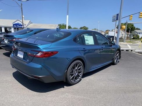 New 2026 Toyota Camry SE FWD image 3