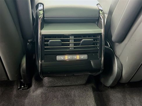 Used 2025 Land Rover Range Rover Sport SE image 27
