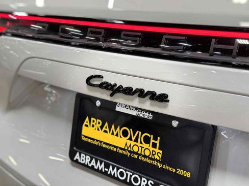 Used 2020 Porsche Cayenne E-Hybrid AWD/4WD image 34