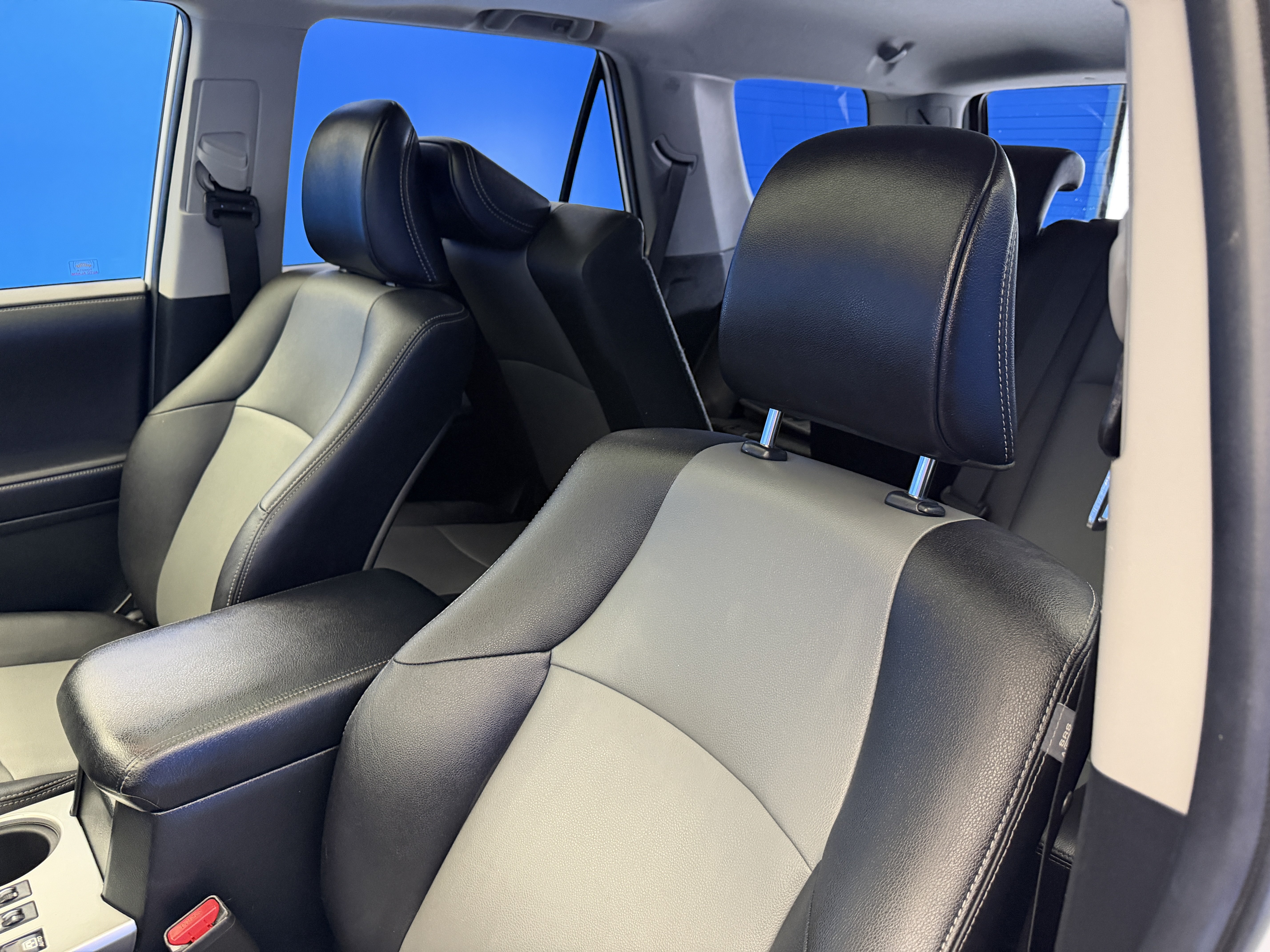 Used 2018 Toyota 4Runner SR5 Premium AWD/4WD image 12