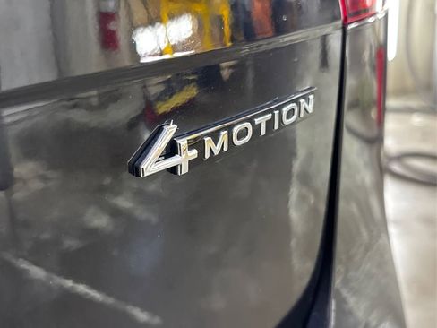 Used 2022 Volkswagen Tiguan SE R-Line image 15