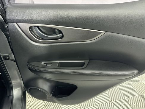 Used 2019 Nissan Rogue Sport S image 26