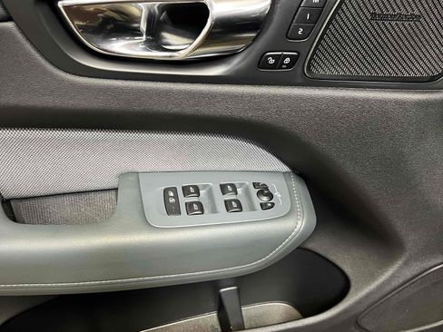 Used 2020 Volvo XC60 T5 R-Design image 66